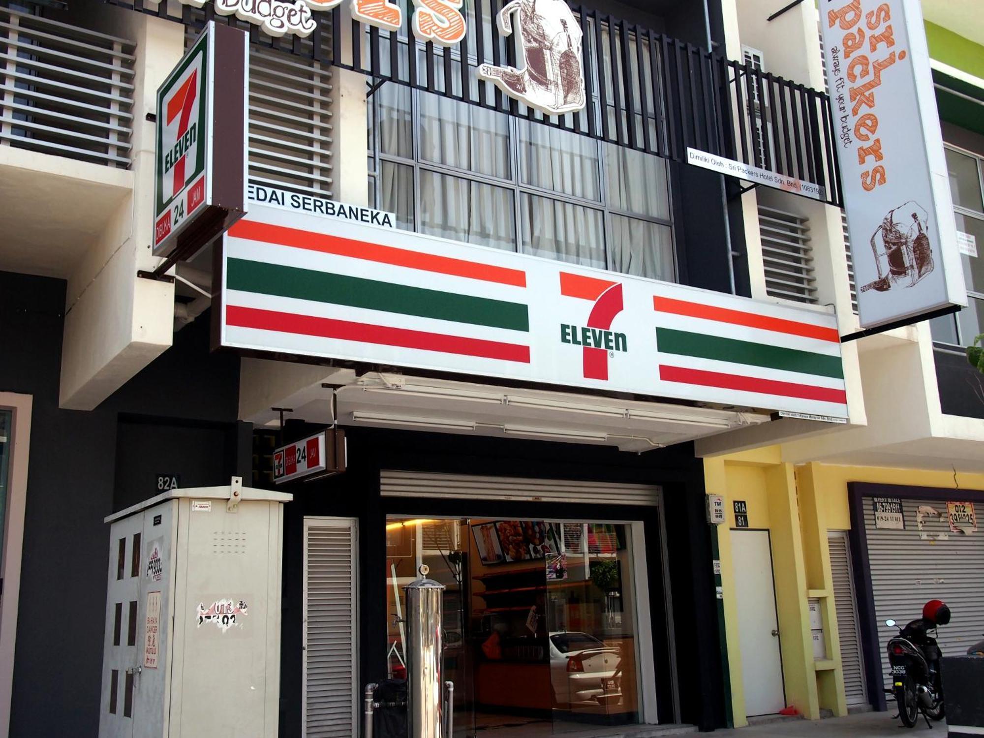 斯里貝客酒店 Bandar Baru Enstek 外观 照片