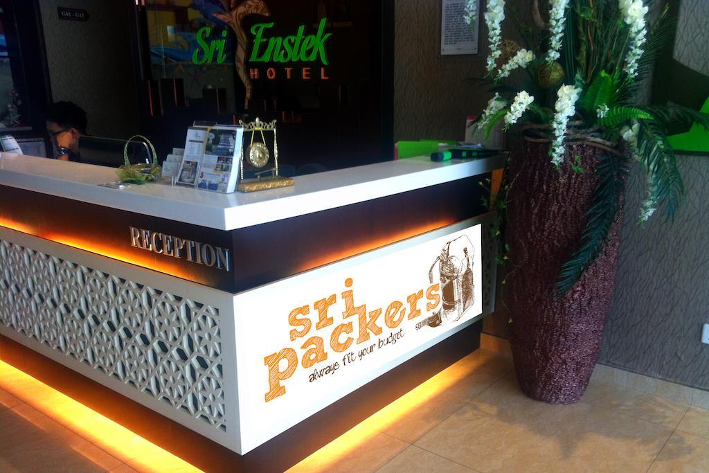斯里貝客酒店 Bandar Baru Enstek 外观 照片